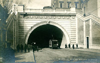 Cartoline di tram romani - Via del Traforo.