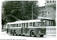 Filobus a tre assi - Milano.