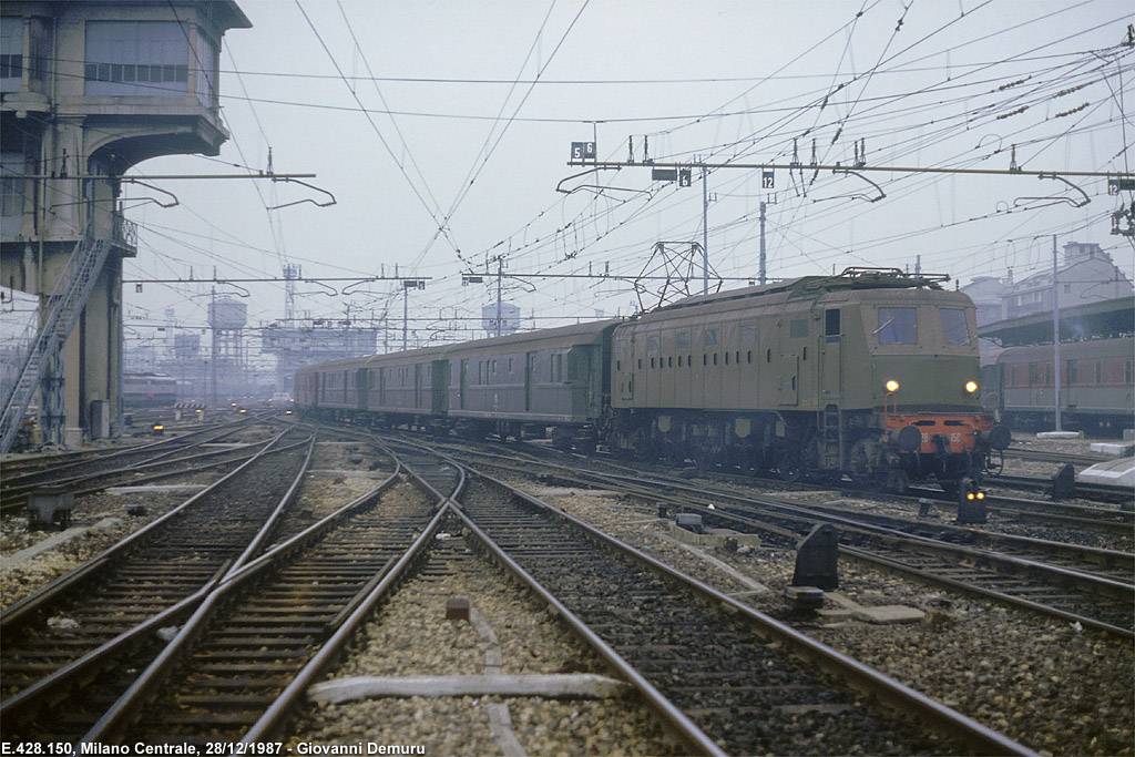 Trazione elettrica intorno a Milano - Milano Centrale.