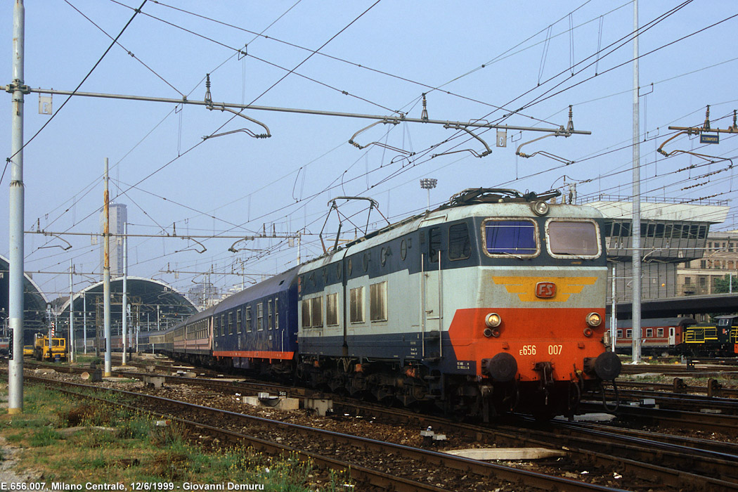 Trazione elettrica intorno a Milano - Milano Centrale.