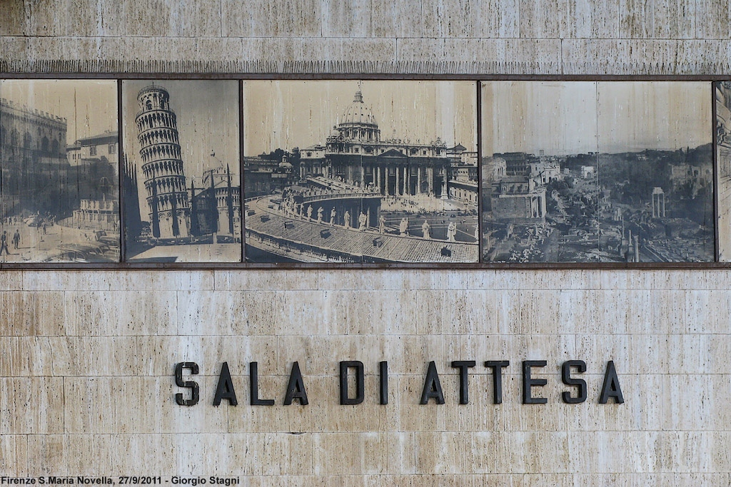 Firenze S. Maria Novella - Ingresso alla sala d'attesa.