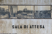 Firenze S. Maria Novella - Ingresso alla sala d'attesa.