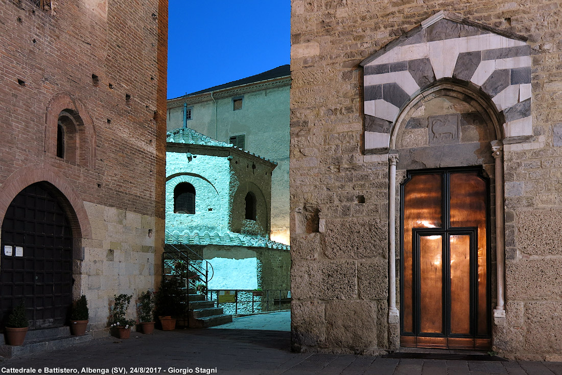 Intorno alla cattedrale di Albenga - Albenga.
