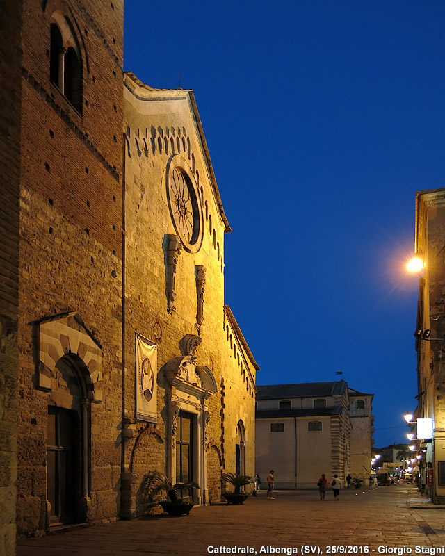 Intorno alla cattedrale di Albenga - Albenga.