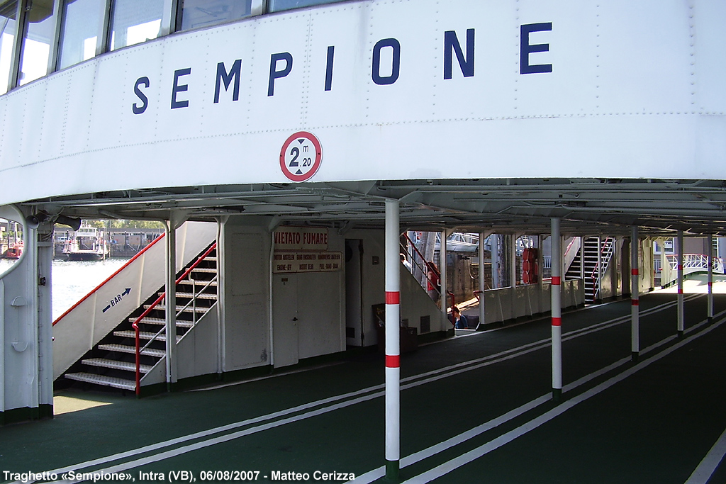 Laveno-Intra: i ferry boat - 