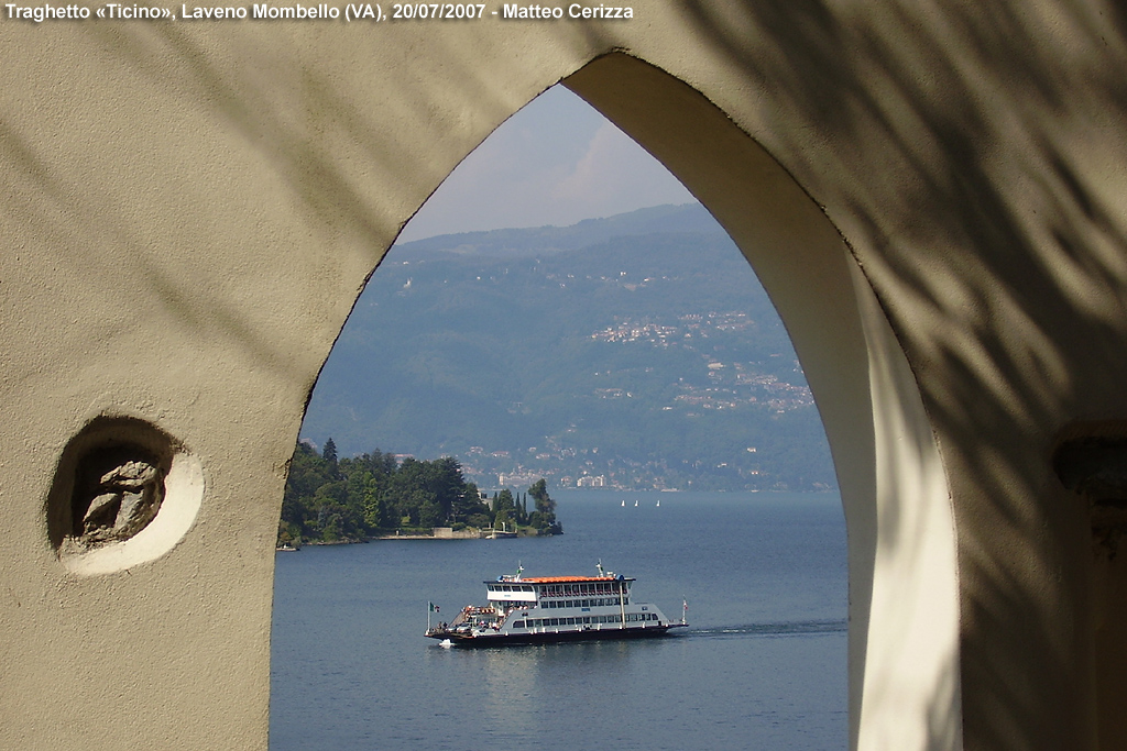 Laveno-Intra: i ferry boat - 