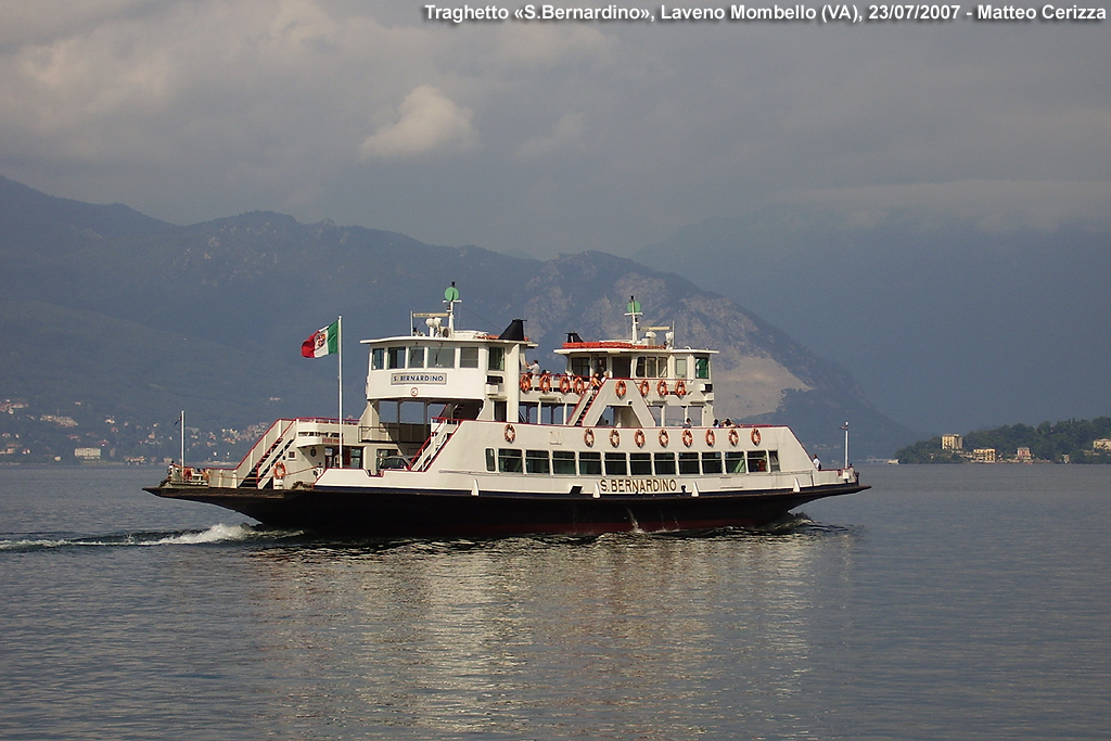 Laveno-Intra: i ferry boat - 