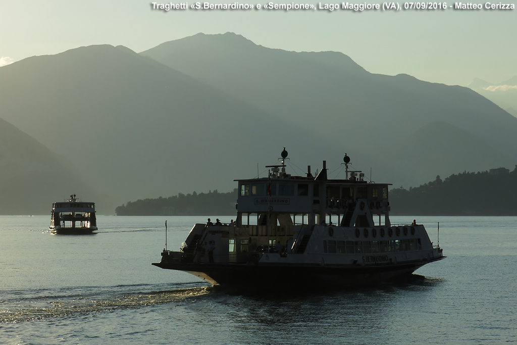 Laveno-Intra: i ferry boat - 
