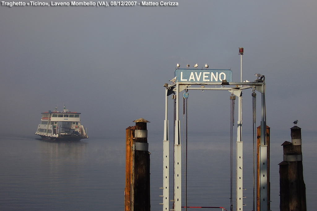 Laveno-Intra: i ferry boat - 
