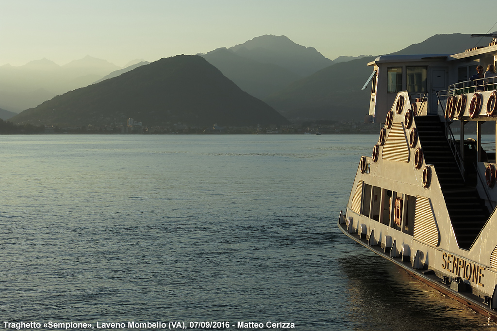 Laveno-Intra: i ferry boat - 