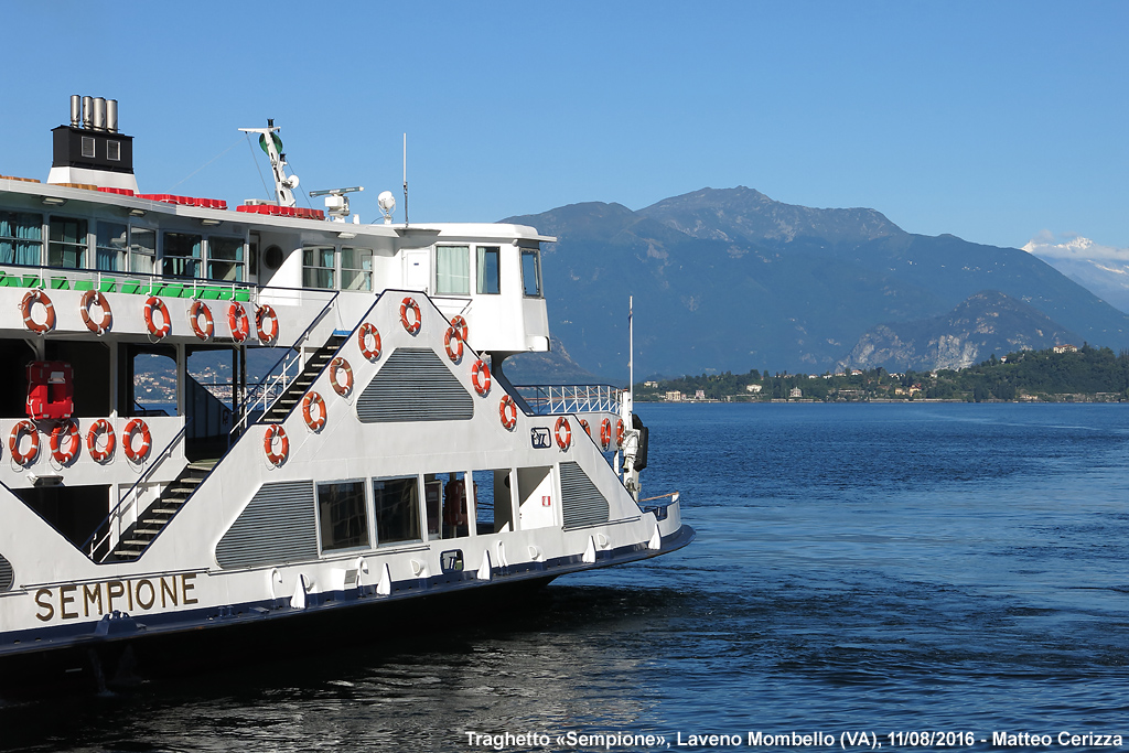 Laveno-Intra: i ferry boat - 