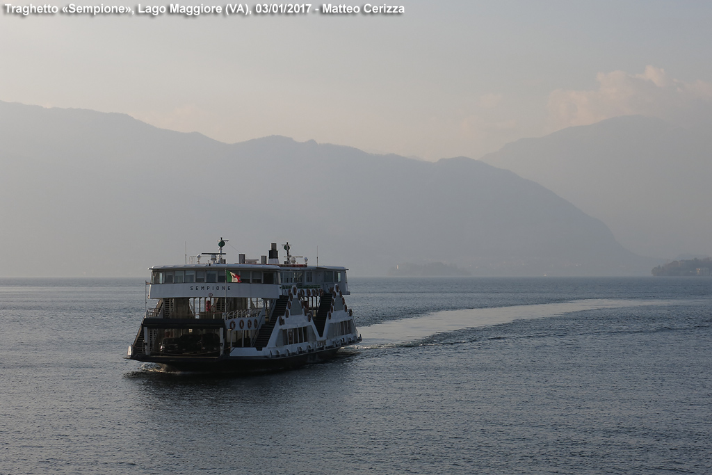 Laveno-Intra: i ferry boat - 