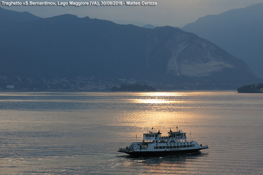Laveno-Intra: i ferry boat - 