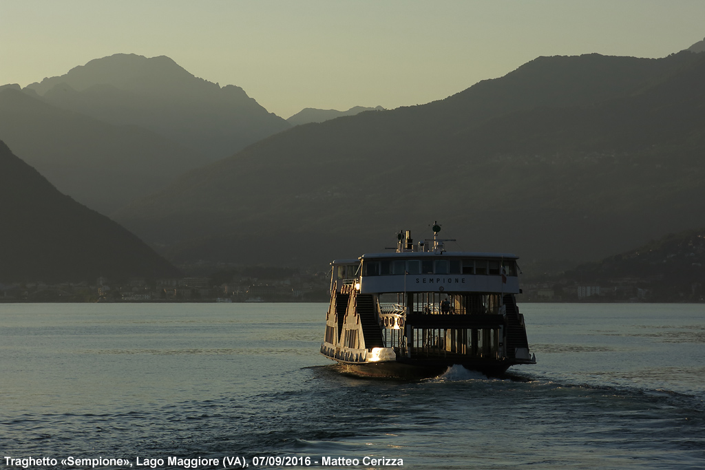 Laveno-Intra: i ferry boat - 