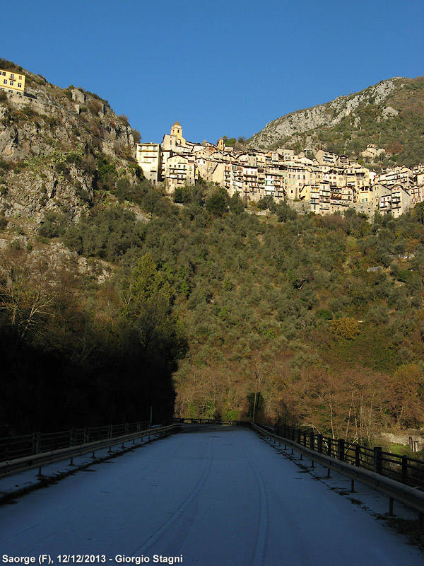 Cuneo-Ventimiglia: l'inverno 2013 - Saorge.