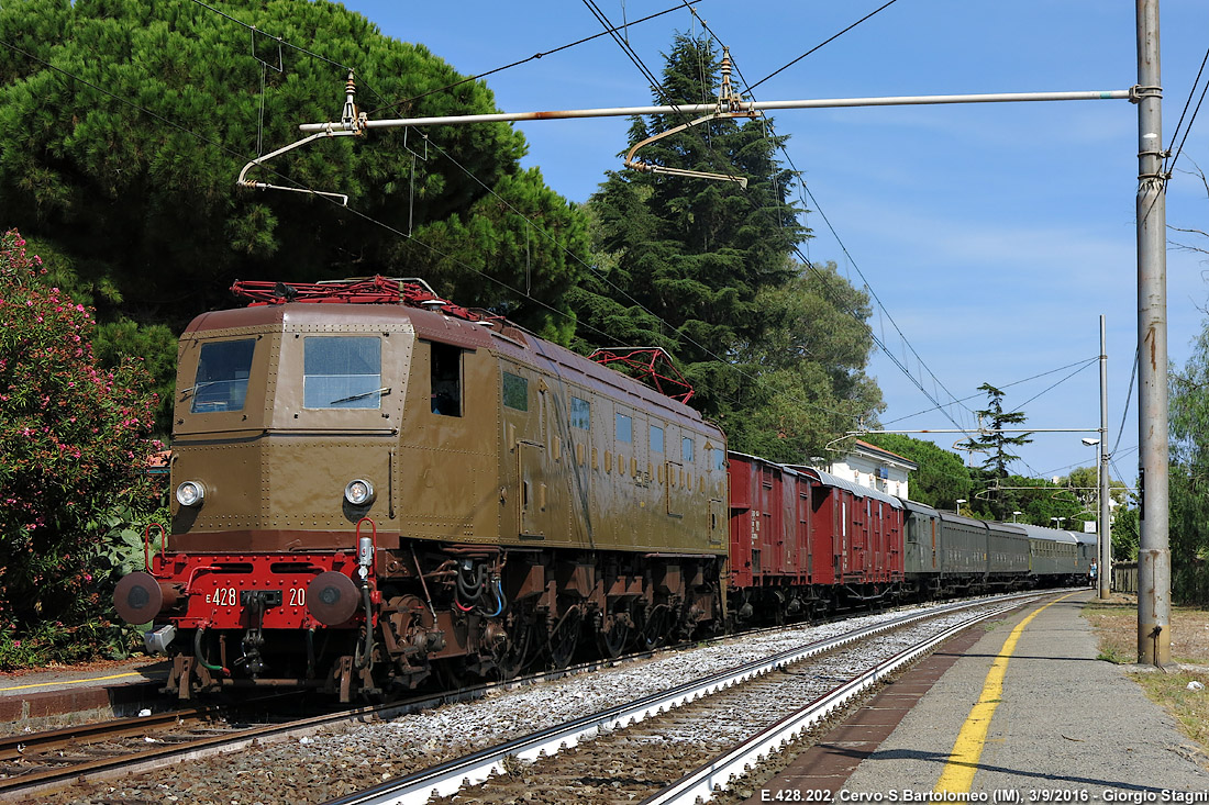 E.428.202 in Riviera - Cervo-S.Bartolomeo.