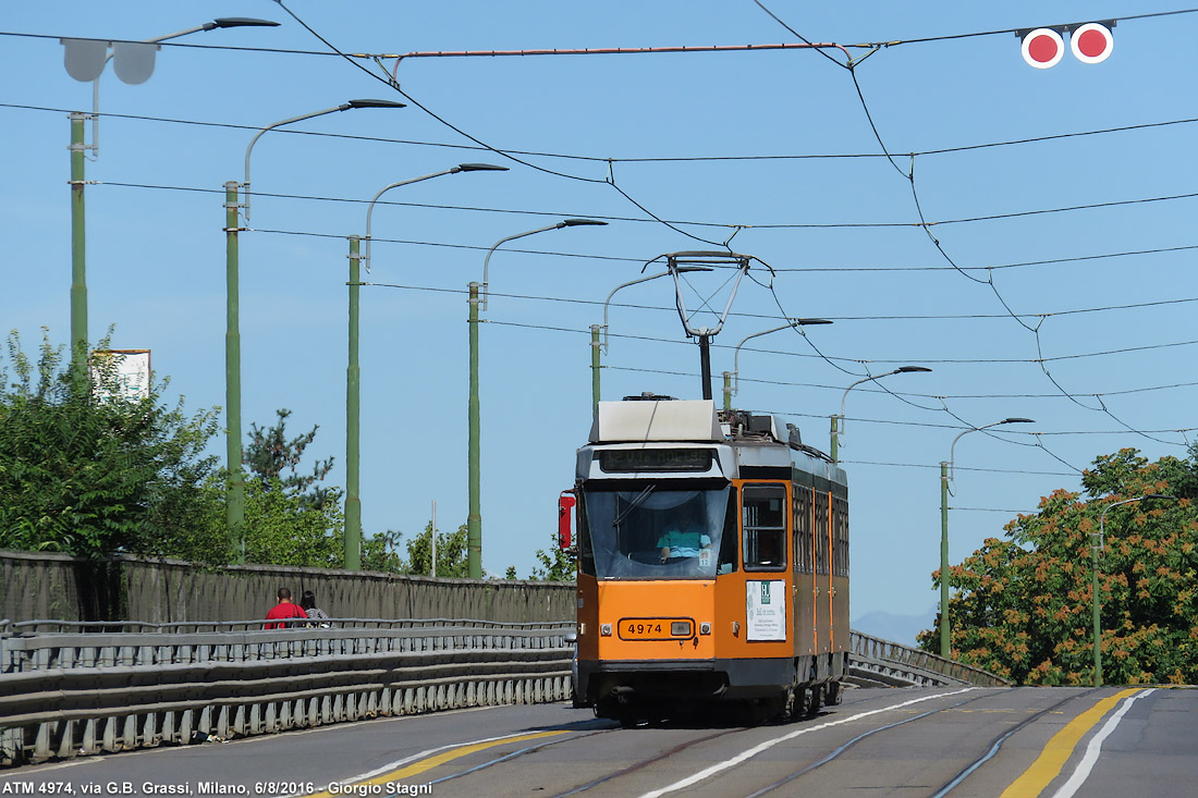 Tram a Milano 2016 - Via Grassi.