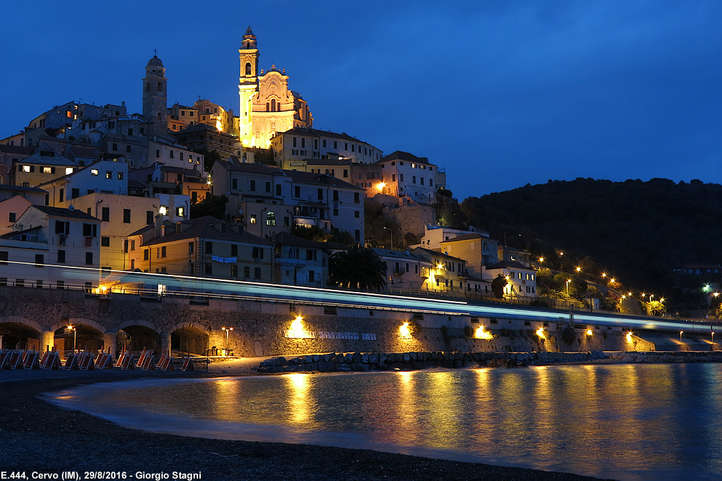 Cervo, la notte e la striscia - Cervo.