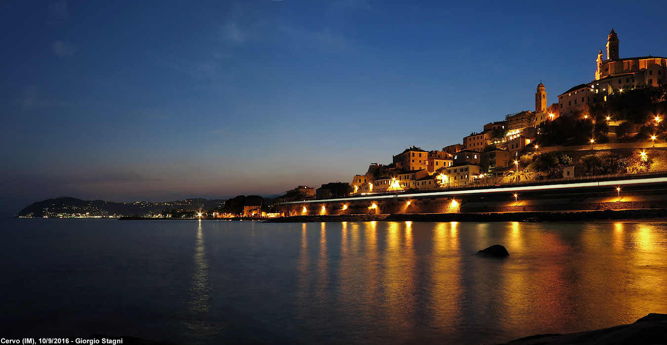 Cervo, la notte e la striscia - Cervo.