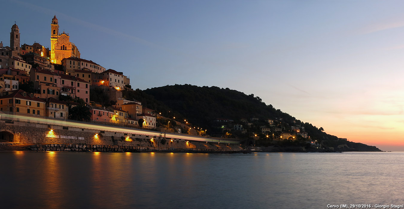 Cervo, la notte e la striscia - Cervo.