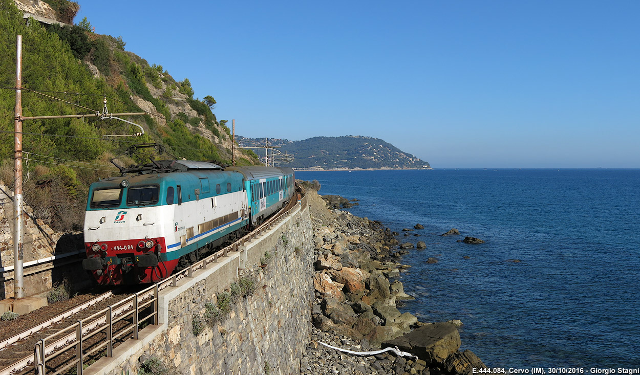 Riviera dei Fiori, l'ultimo binario. - Cervo.