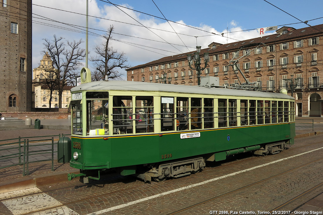 Torino - P.za Castello (2598).