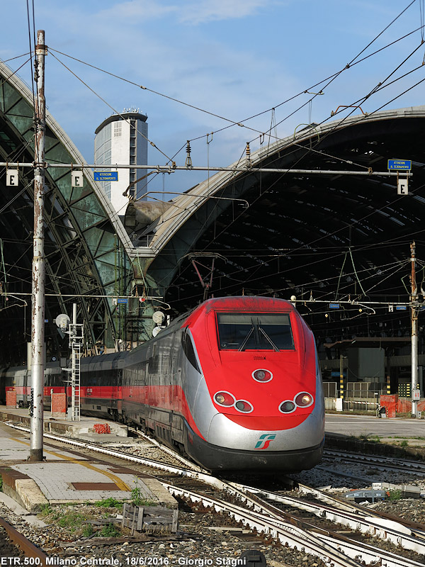 Milano Centrale - Milano Centrale.