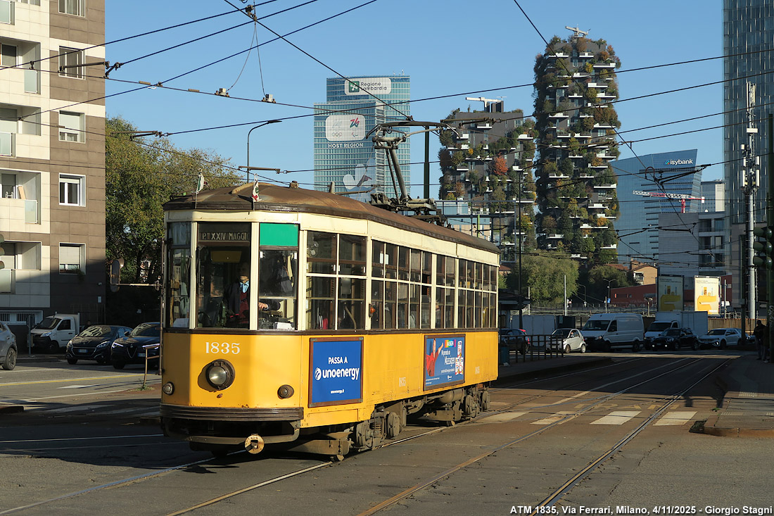 Tram 2025, molto colorati - Via Ferrari.