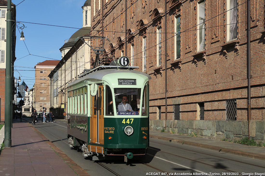 Tram storici d'autunno - Via Accademia Albertina.