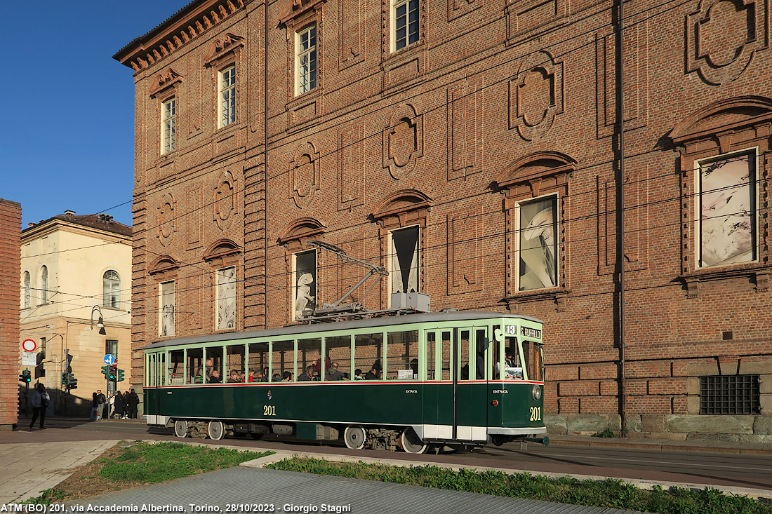 Tram storici d'autunno - Via Accademia Albertina.