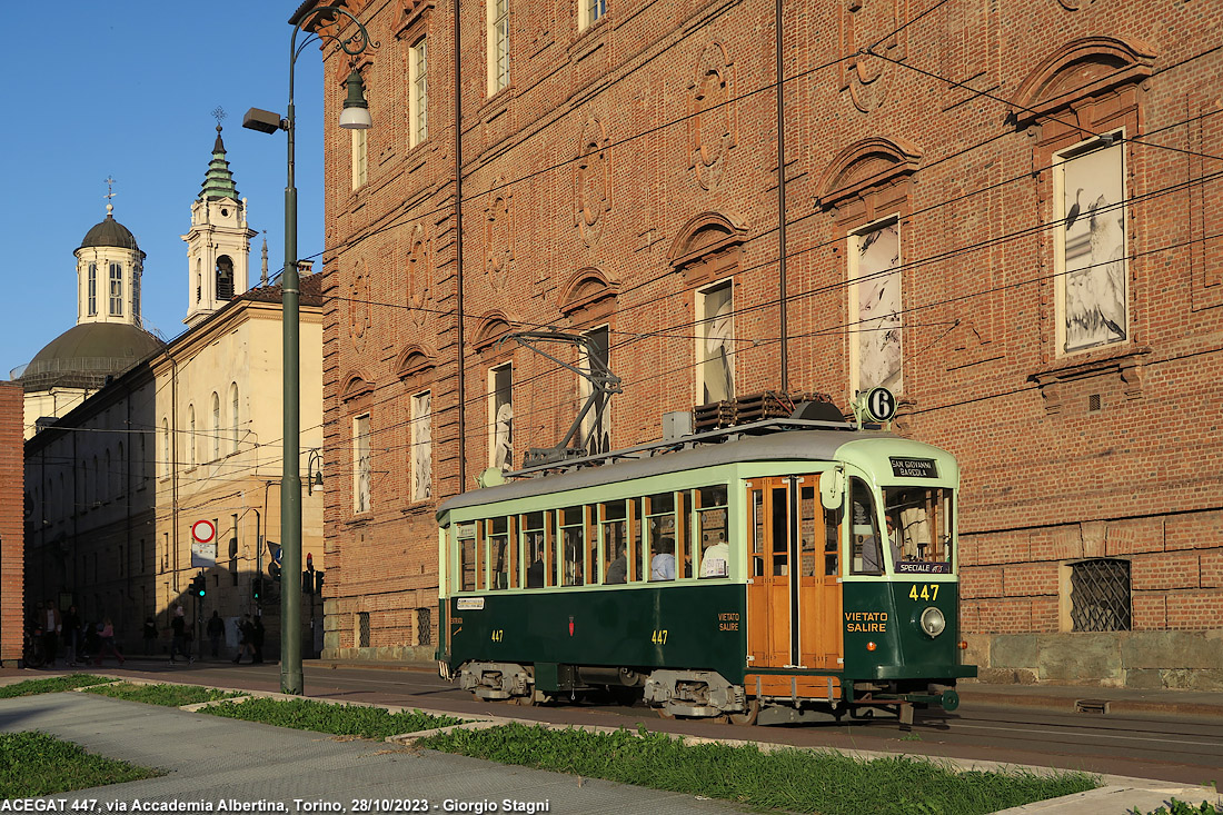 Tram storici d'autunno - Via Accademia Albertina.