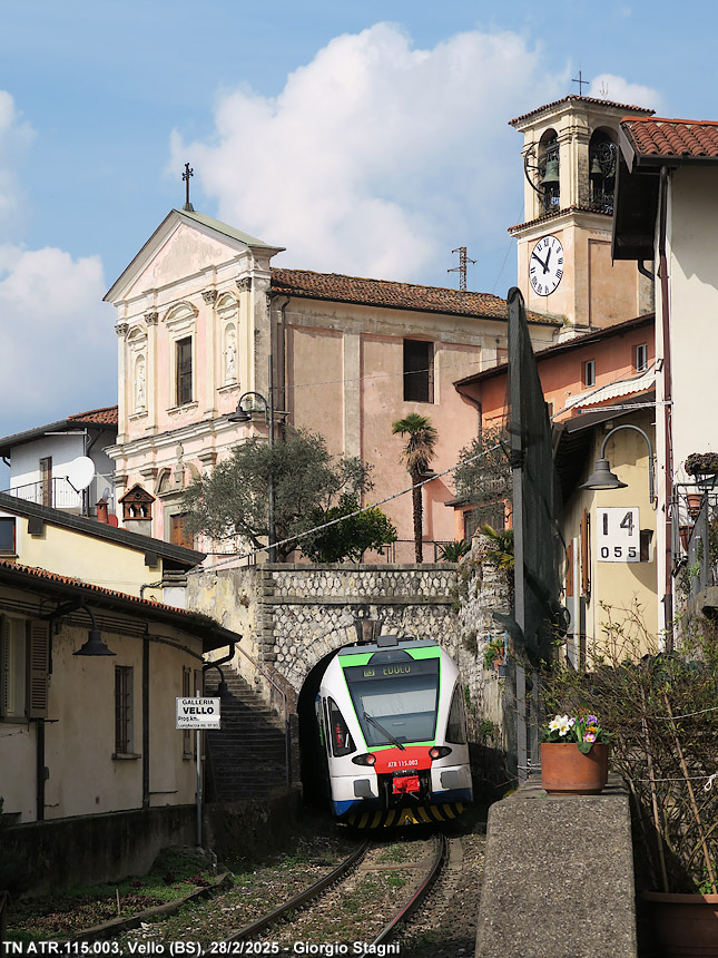 Ancora lungo il lago - Vello.