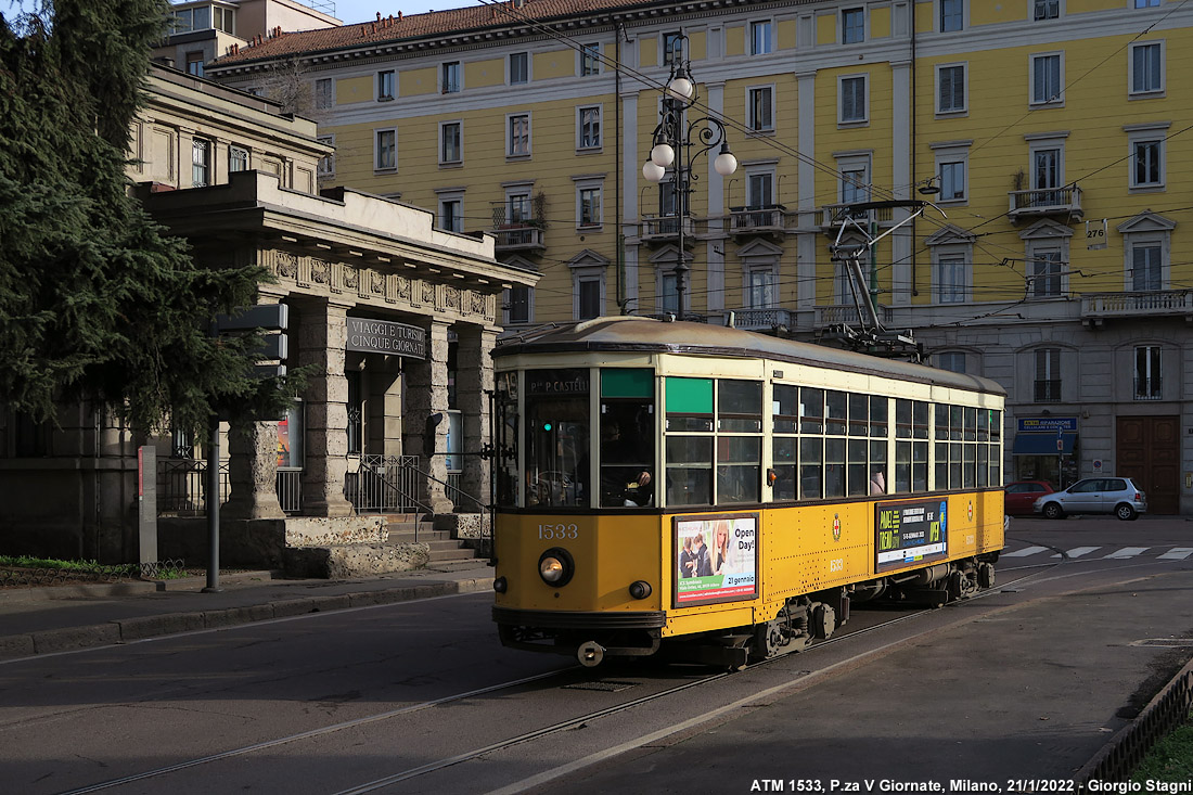 Tram a Milano 2023 - P.za V Giornate.