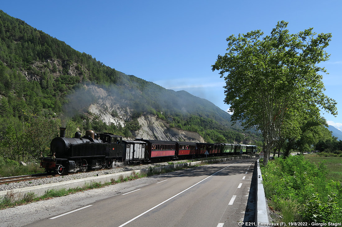 Il vapore a colori - Entrevaux.