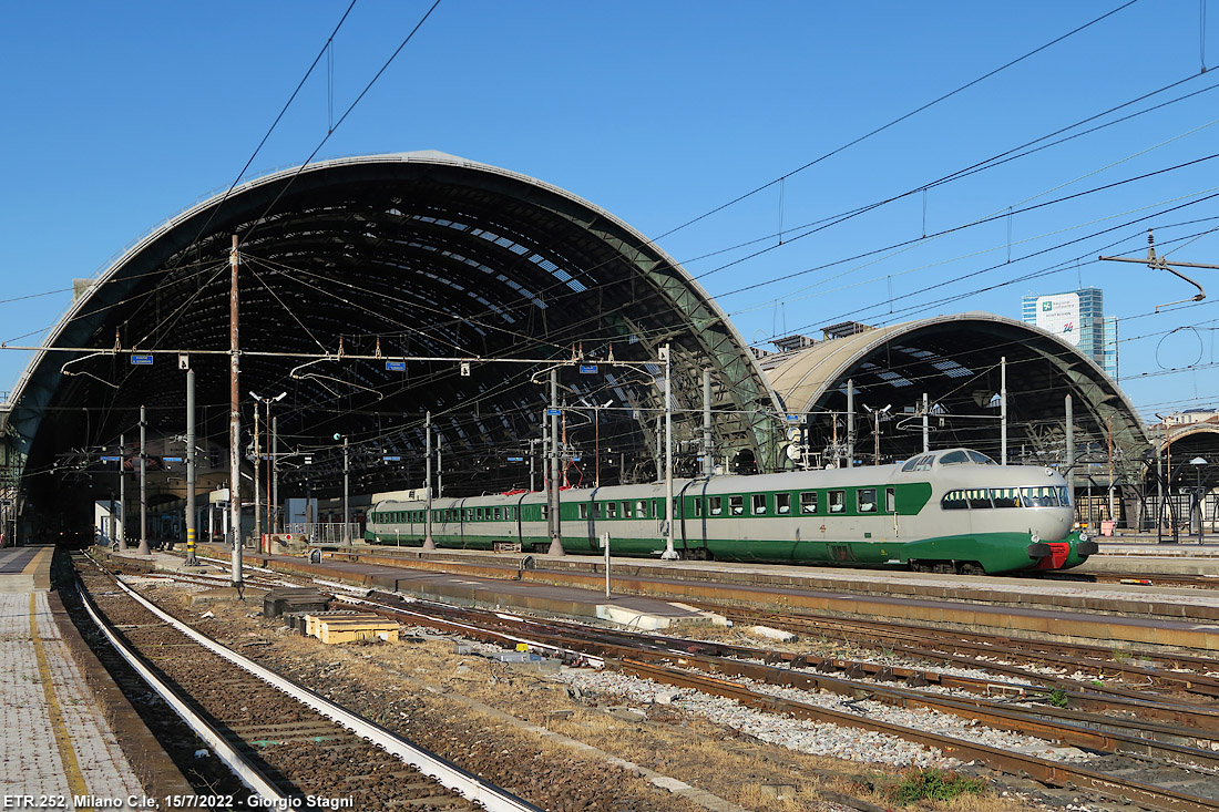Elettrotreni a Milano Centrale (2013) - Milano C.le.