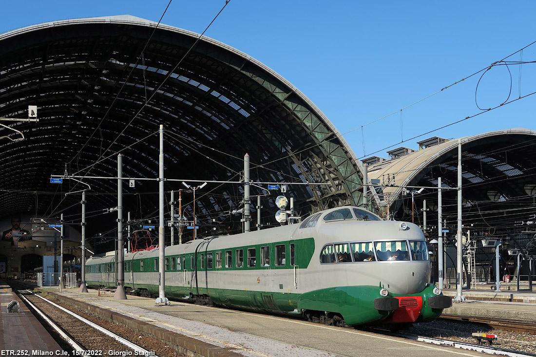 Elettrotreni a Milano Centrale (2013) - Milano C.le.