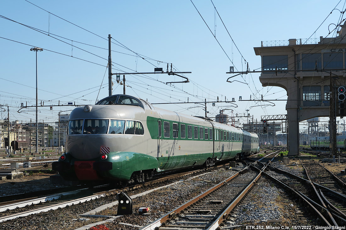 Elettrotreni a Milano Centrale (2013) - Milano C.le.