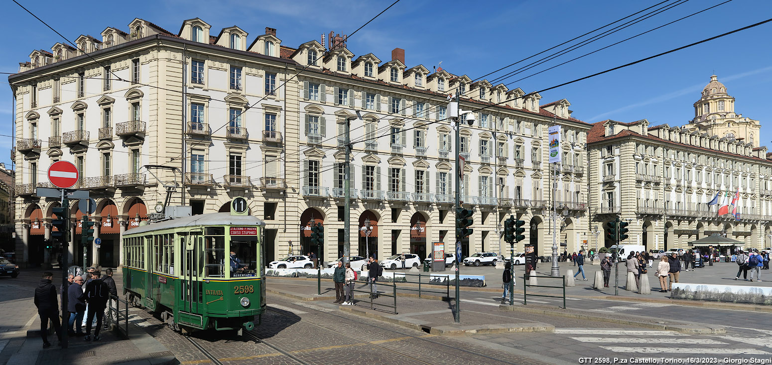 Torino tutto in un giorno - P.za Castello.