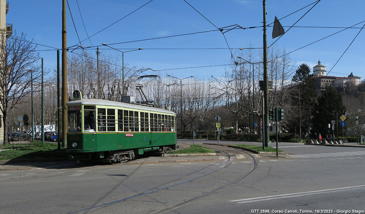 Torino tutto in un giorno - Corso Cairoli.
