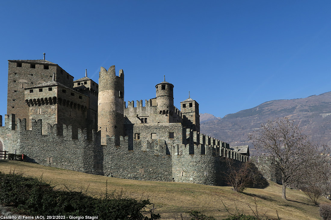 Val d'Aosta 2023 - Prima dei fili - Fenis.