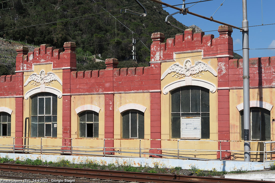 Aprile in riviera - Finale Ligure.