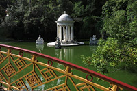Villa Durazzo-Pallavicini - Tempio di Diana e Ponte Cinese.