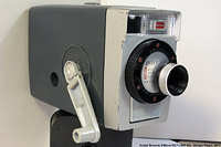 Brownie 8 Movie Camera f/2.7 (1960-62) - Brownie, lato destro.