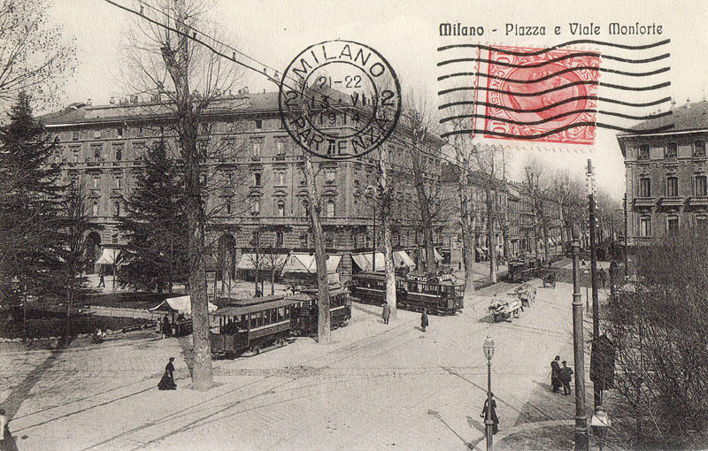 L'inizio del secolo XX - Piazza Monforte.
