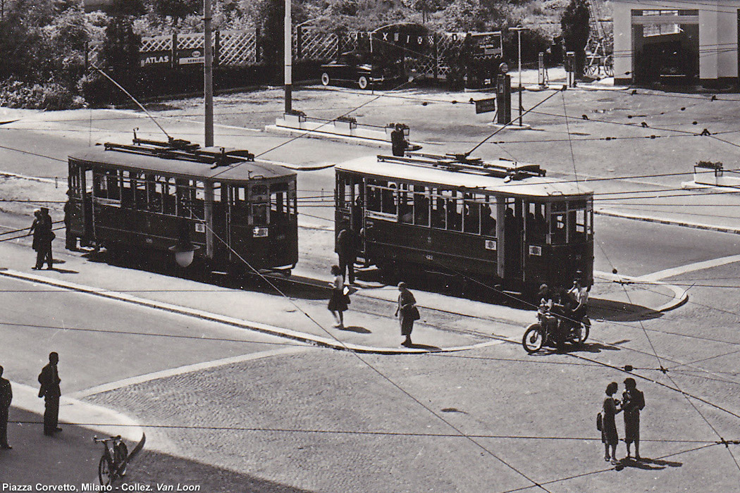Tram a Milano - Piazza Corvetto (part.)