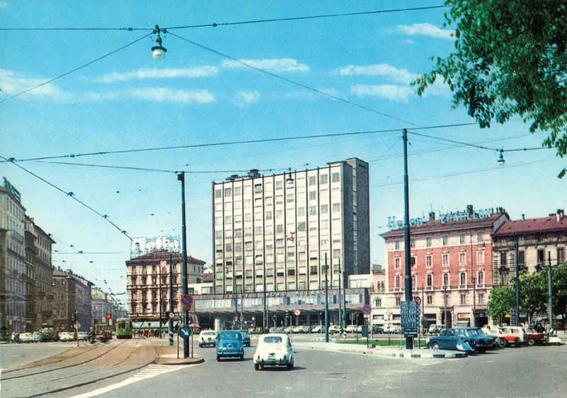 Colori in cartolina - Piazzale Cadorna.
