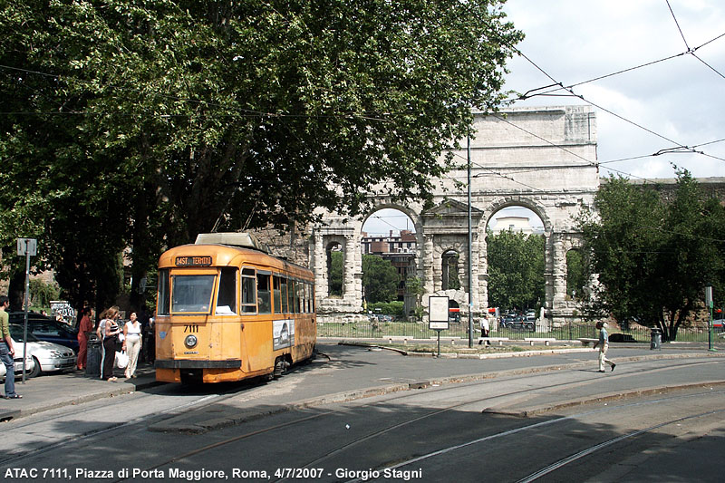 Tram a Roma - Piazza di Porta Maggiore.