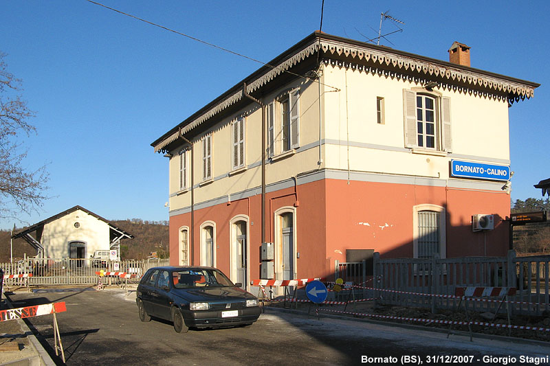 La Tipomobile in stazione - Bornato-Calino.