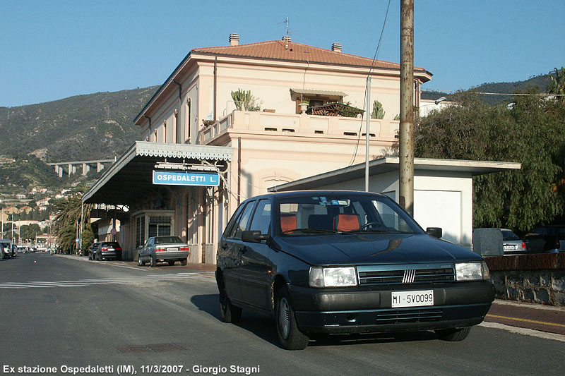 La Tipomobile in stazione - Ospedaletti.