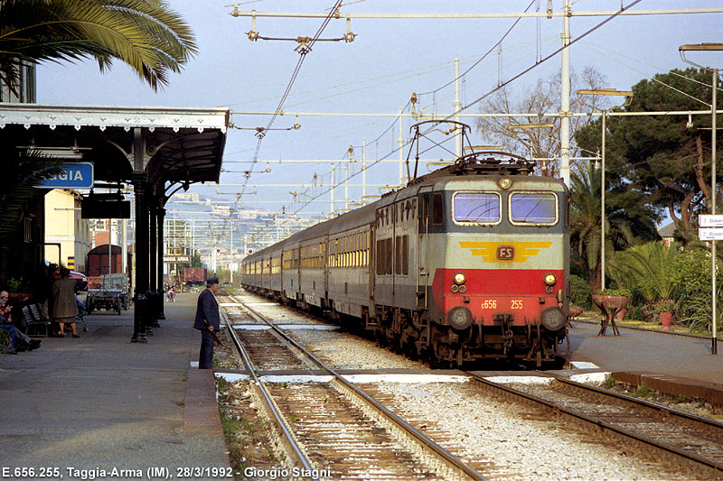 Classic Riviera - Arma.
